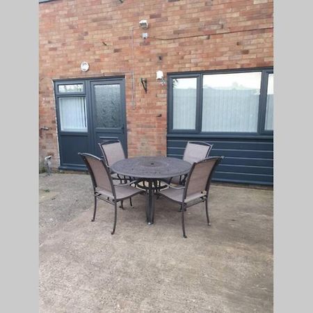 Entire House - Cheshire Oaks/Ellesmere Port Exterior foto